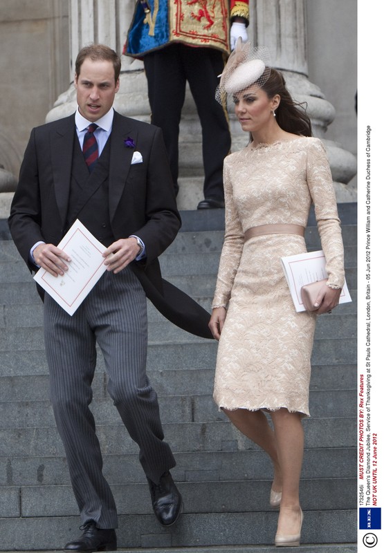 William & Kate podczas obchodów 60-lecias panowania Królowej Elżbiety II. Kate ma na sobie komplet alexander McQueen, fot. East News