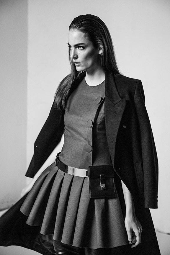 Zuzanna Bijoch na planie kampanii SIMPLE CP jesień-zima 2013