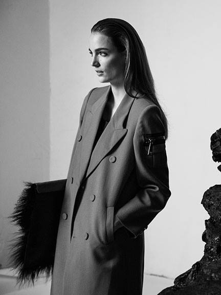 Zuzanna Bijoch na planie kampanii SIMPLE CP jesień-zima 2013