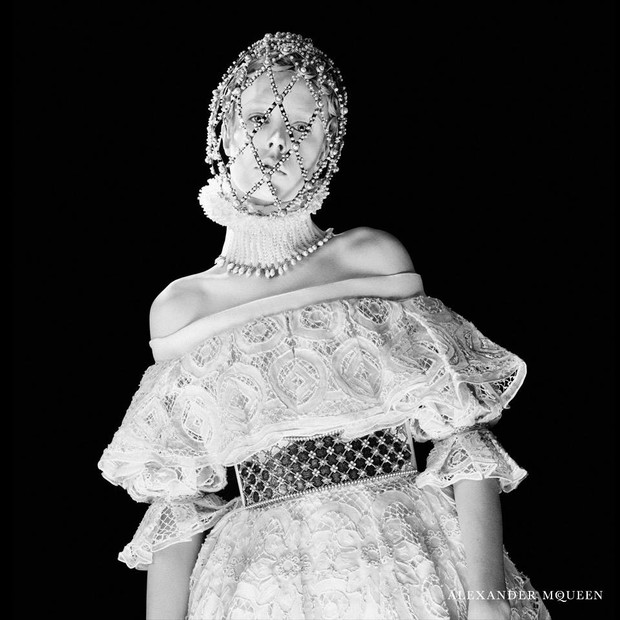 Epoka elżbietańska inspiracją dla marki Alexander McQueen