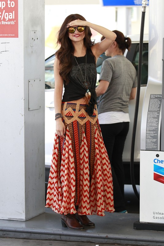 Selena Gomez: 21 stylizacji z okazji urodzin