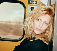 Naturalna Anja Rubik w System Magazine nr 1
