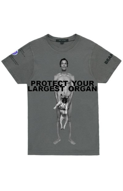 Brandon Boyd na t-shircie Protect The Skin You