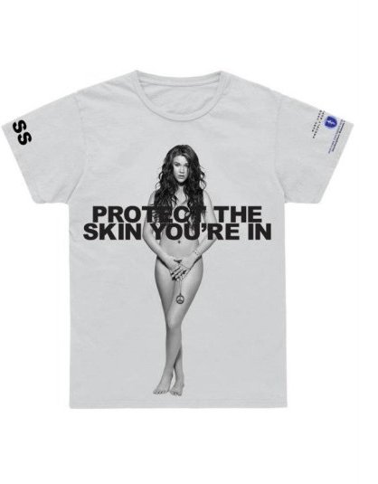 Joss Stone na t-shircie Protect The Skin You