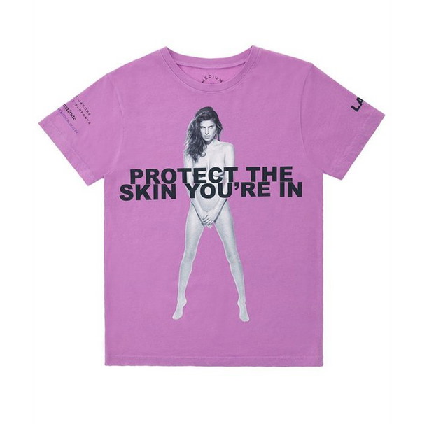 Lake Bell na t-shircie Protect The Skin You