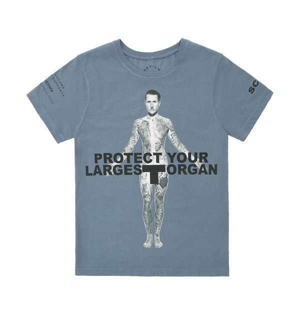  Scott Campbell na t-shircie Protect The Skin You