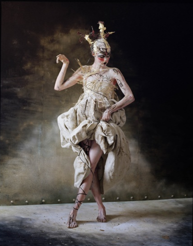 Tim Walker fotografuje Dolce & Gabbana Alta Moda dla LOVE