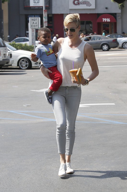 Charlize Theron - poznaj styl gwiazdy
