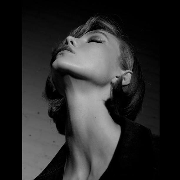 Nowa kampania z Karlie Kloss - BLK DNM