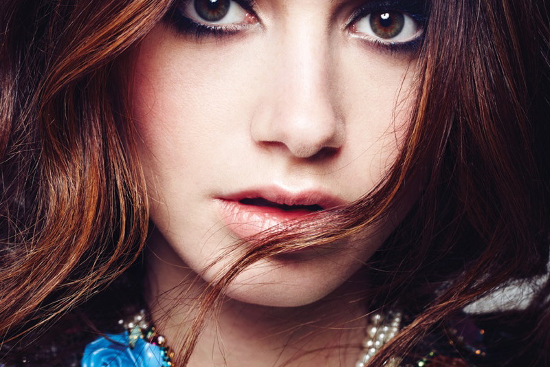 Śliczna Lily Collins w ELLE Canada
