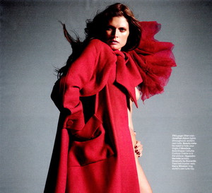 Małgosia Bela w sesji "Let's Twist Again" dla W Magazine