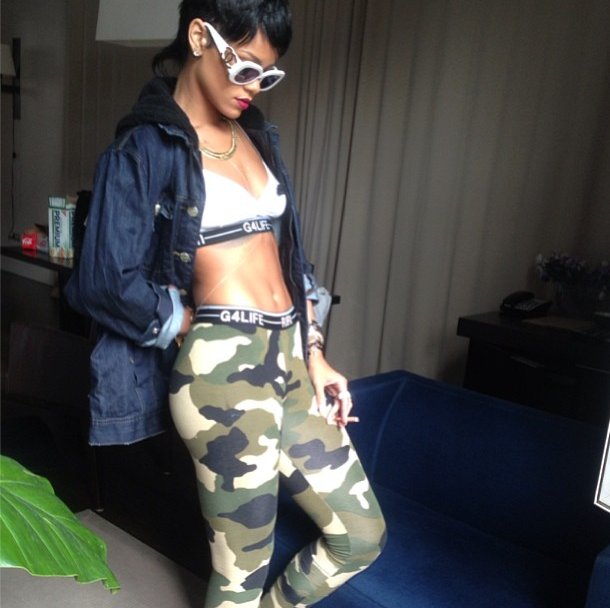 Rihanna promuje swoją kolekcję dla River Island