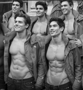 Abercrombie & Fitch dyskryminuje i ma się dobrze