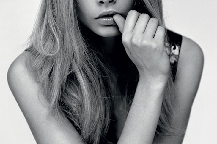 Cara Delevingne w sesji okładkowej dla Industrie Magazine #6, fot. Alasdair McLellan