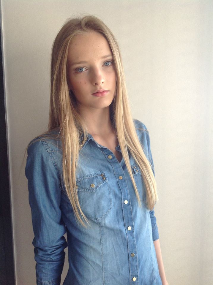 Klaudia 19 lat, KatowiceWzrost: 174 cmKlaudia marzy o modelingu, dlatego regularnie ćwiczy i zdrowo się odżywia. Będzie studiować rusycystykę na Uniwersytecie Śląskim. W wolnym czasie czyta książki