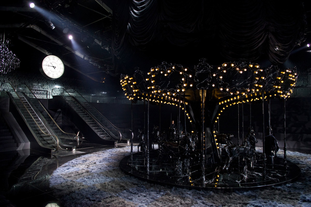 Scenografia pokazu Louis Vuitton wiosna-lato 2014, fot. Imaxtree