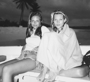 Backstage sesji Kate Moss z 1994 r.