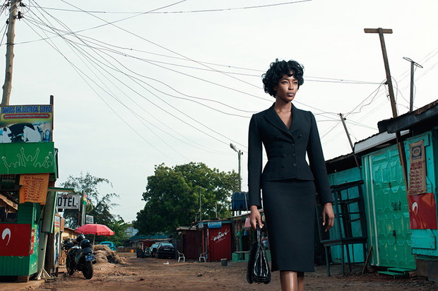 Elegancka Naomi Campbell w W Magazine