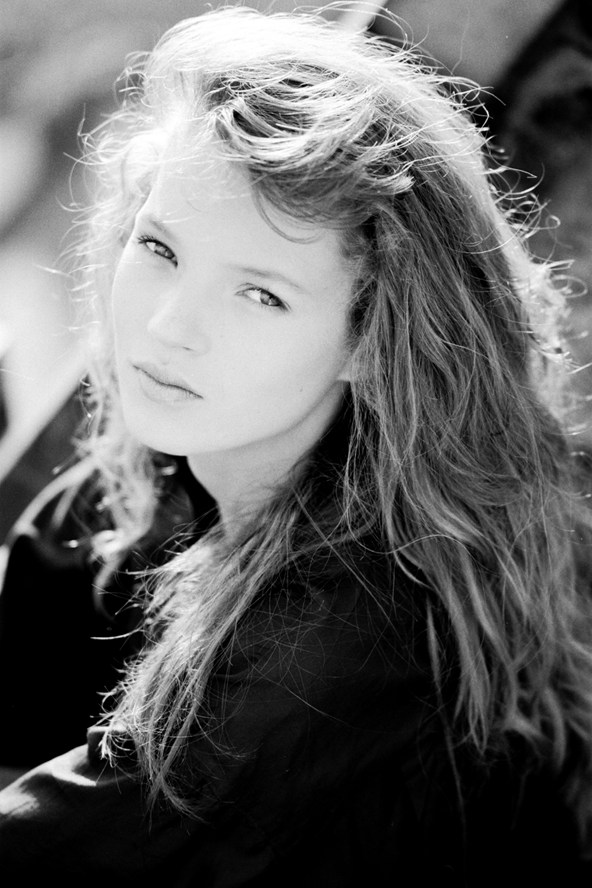 Pierwsze zdjęcia Kate Moss na wystawie w Londynie