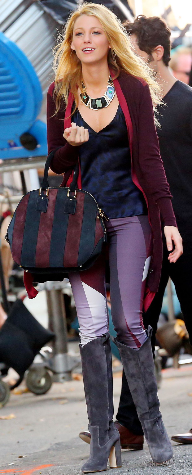 Blake Lively z torebką Burberry Orchard w Nowym Jorku, 28.08.2012, fot. serwis prasowy