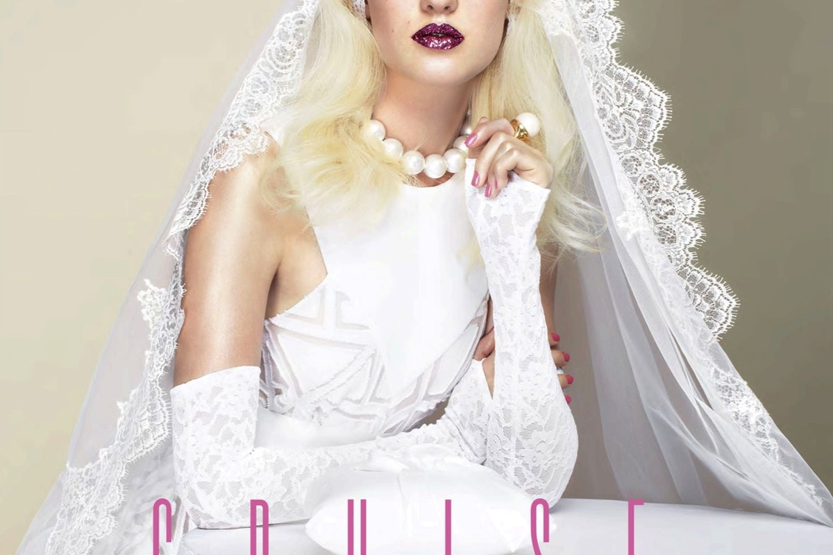 Zupełnie inne suknie ślubne w V Magazine