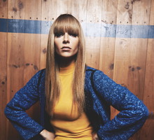 Magda Mielcarz: aktorstwo? Już dziękuję, fot. Mateusz Stankiewicz
płaszcz i spódnica Missoni, golf Topshop, rajstopy Calzedonia