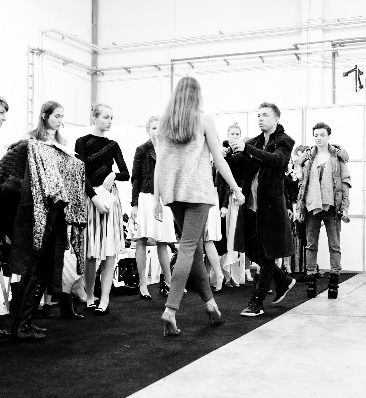 Łukasz Jemioł: backstage pokazu wiosna - lato 2014