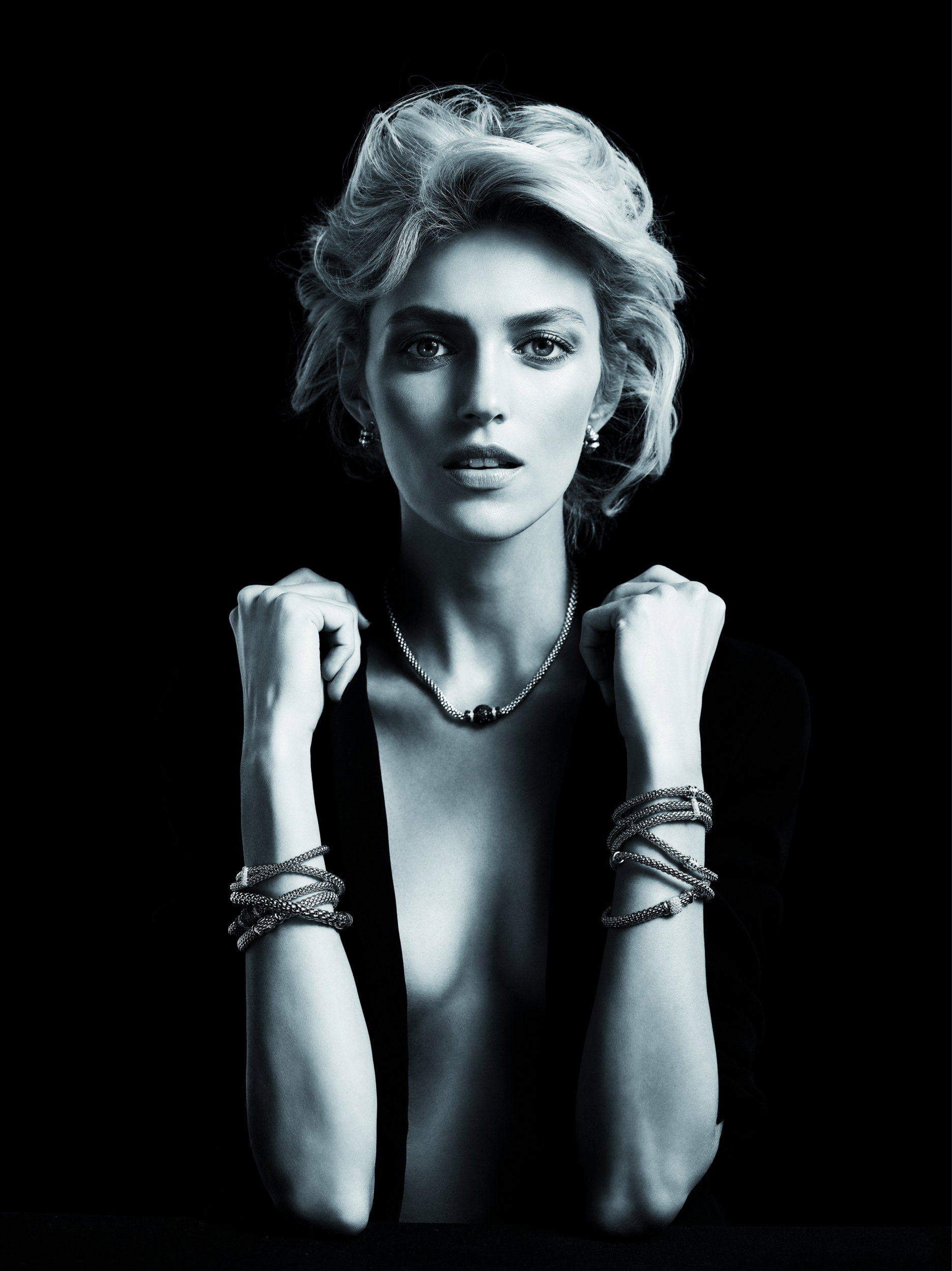 Anja Rubik dla Apart: diamentowa kampania na wiosnę