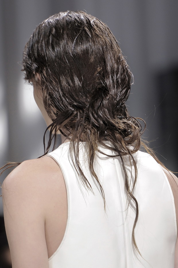 Fryzury na plażę: trendy 2014