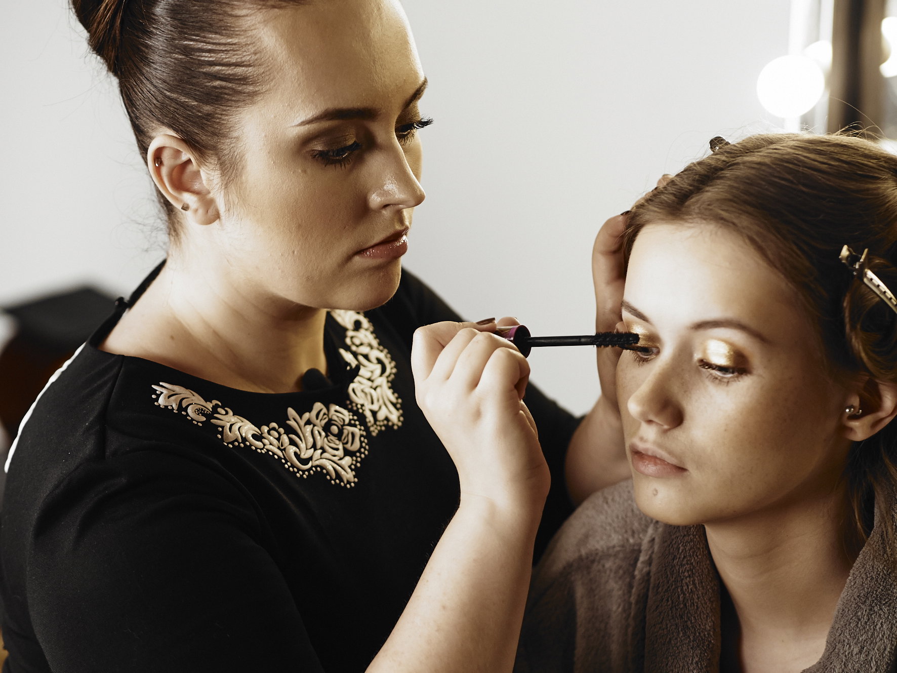 Kulisy sesji Avon Beauty School: skóra muśnięta słońcem
