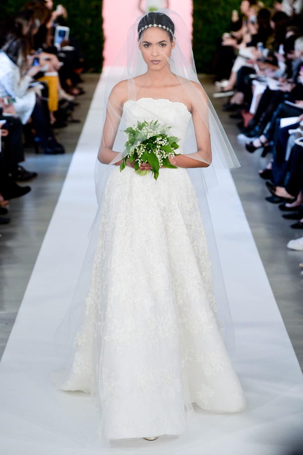 Suknie ślubne wiosna 2015: Oscar de la Renta