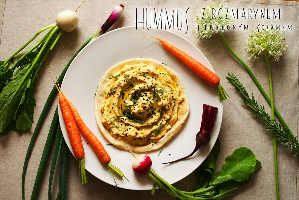 Przepisy na hummus, pesto i pastę rzodkiewkowo-szczypiorkową