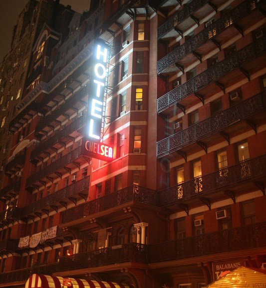Legendarne gwiazdy Hotelu Chelsea. "Każdy, kto tu zawija, jest kimś".