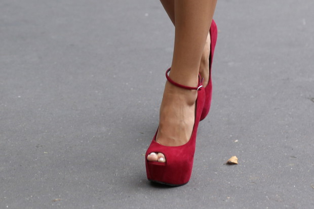 Street fashion: buty i akcesoria gości na pokazach haute couture FW14