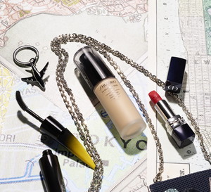 Tusz InstaCurl Lush M.A.C., podkład Synchro Skin Lasting Liquid Foundation Shiseido, szminka Rouge Dior