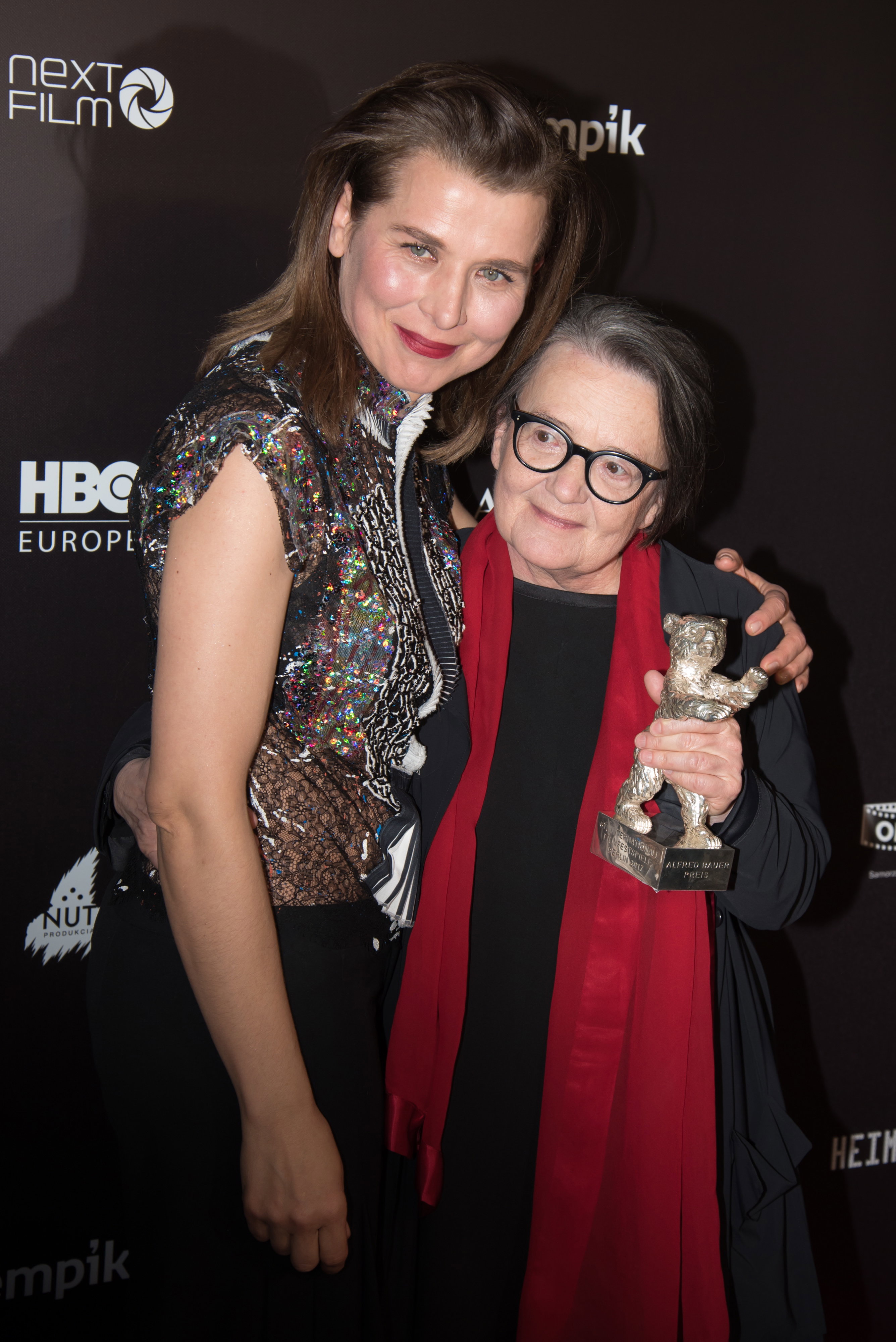 Katarzyna Herman i Agnieszka Holland na warszawskiej premierze filmu "Pokot"