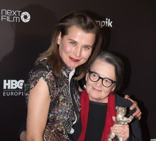 Katarzyna Herman i Agnieszka Holland na warszawskiej premierze filmu "Pokot"