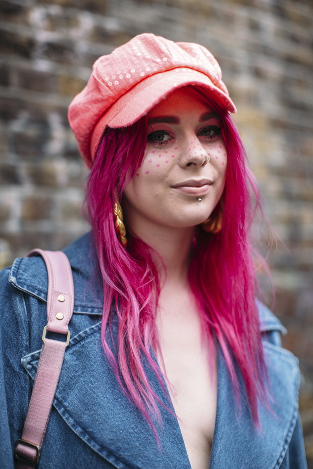 Street fashion: modelki off duty na London Fashion Week AW17