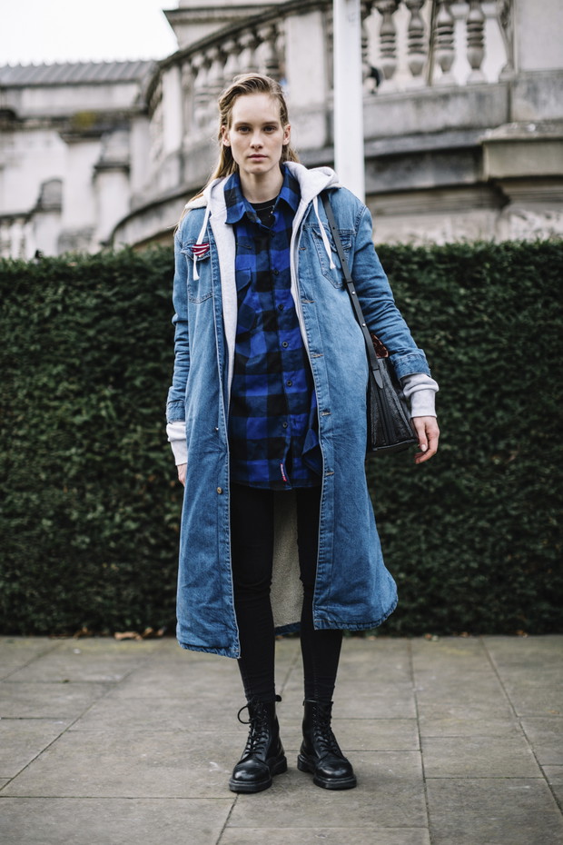 Street fashion: modelki off duty na London Fashion Week AW17
