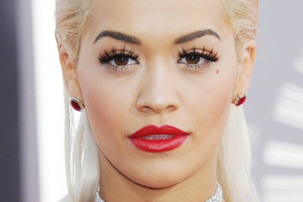 MTV Video Music Awards 2014: fryzury i makijaż gwiazd