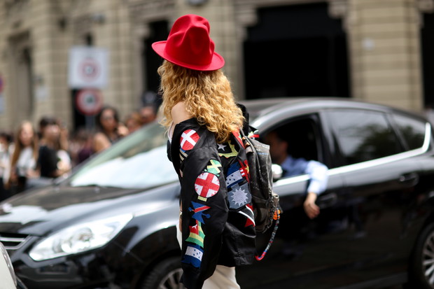 Street fashion: buty i akcesoria gości na pokazach FW SS15