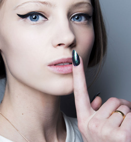 #ELLEzpazurem: Manicure galaxy na karnawał
