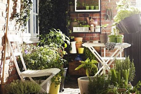 Zielone balkony Ikea