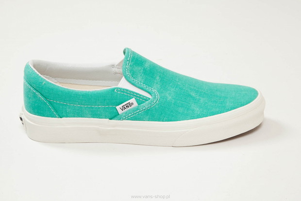 Modne buty na lato: trampki typu slip on