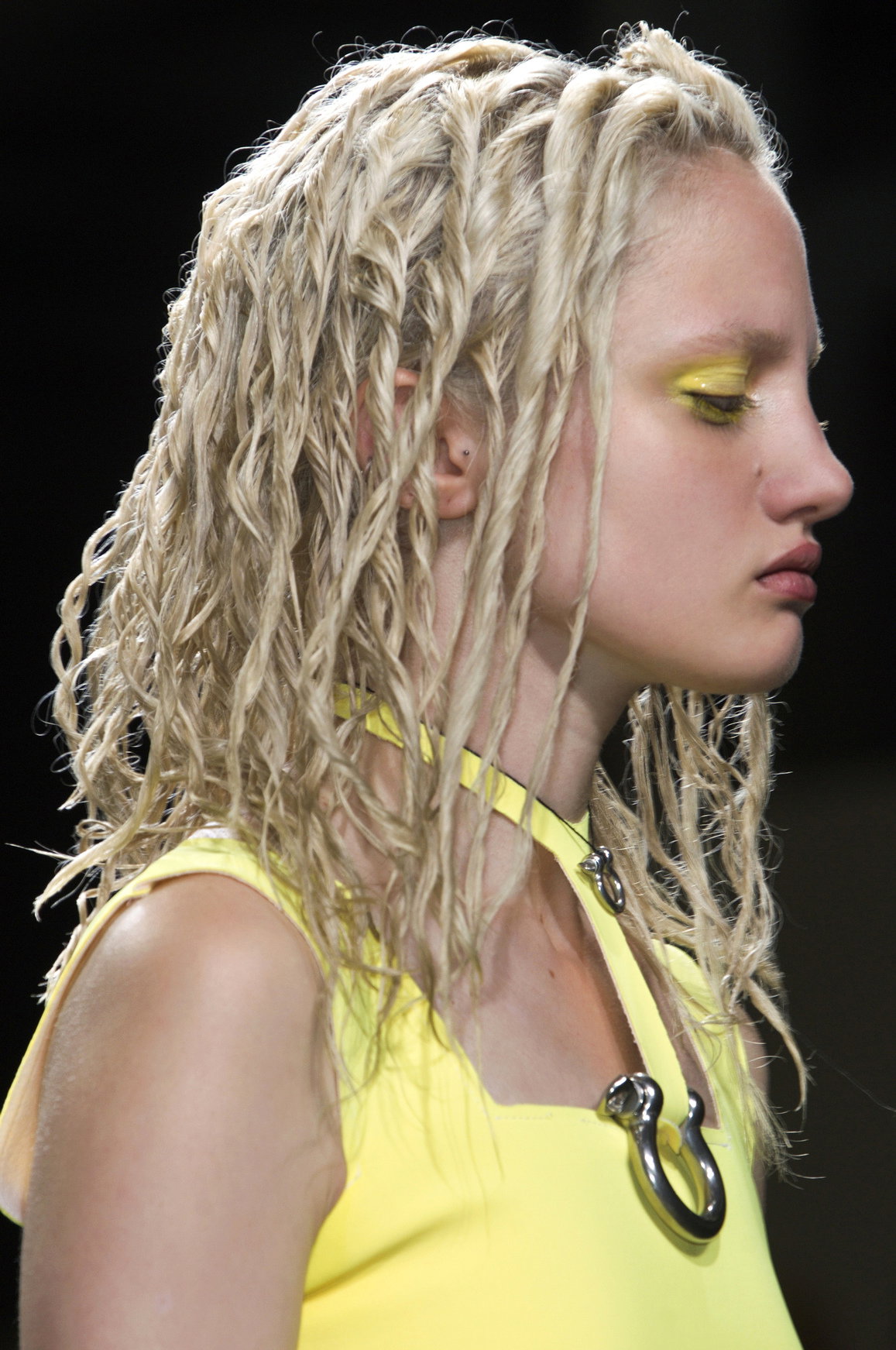 Kolorowe cienie do powiek - trendy lato 2015
