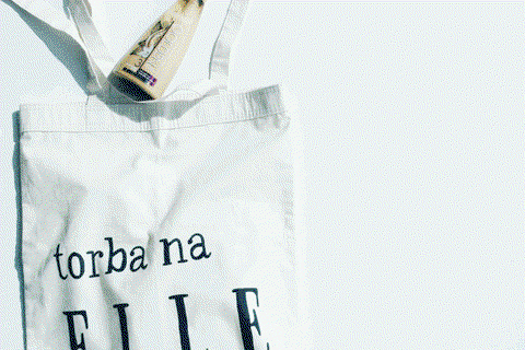 Torba na ELLE pełna kosmetyków