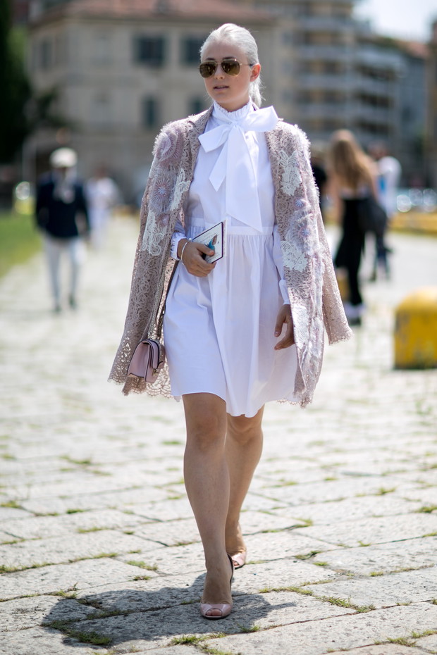 Street fashion: koszule wiązane na szyi