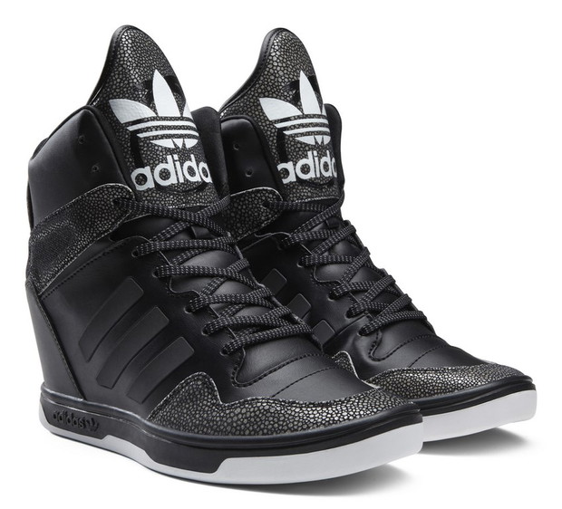 Kosmiczna kolekcja adidas Originals x Rita Ora