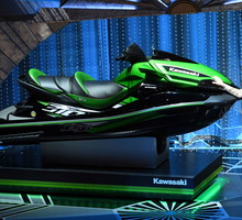 Hellen Mirren i jet ski