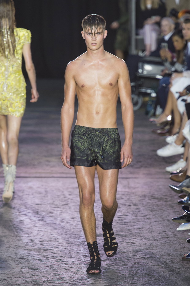 Julien Macdonald wiosna-lato 2016